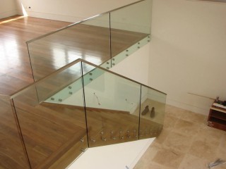 boost-the-visual-appeal-with-glass-balustrade-wollongong