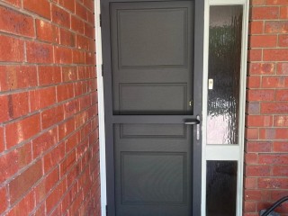 find-added-safety-with-best-screen-door-repairs-adelaide