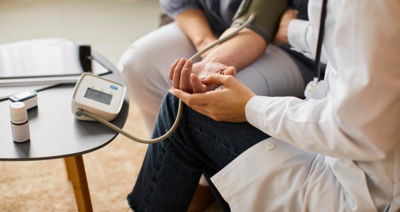your-guide-to-choosing-the-best-digital-bp-machine-in-india-big-0