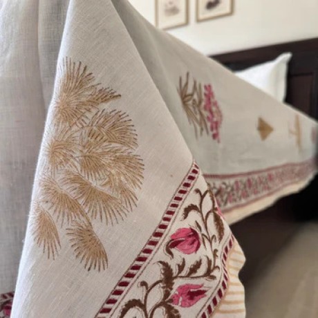 indulge-in-comfort-with-high-quality-pure-linen-bedcover-in-india-big-0