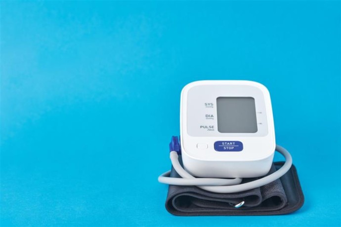 omron-bp-machine-accurate-blood-pressure-monitoring-at-home-big-0