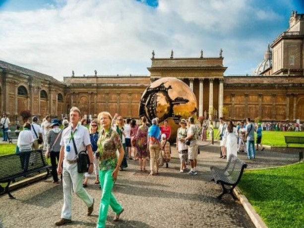 book-your-tailored-vatican-guided-tour-to-unearth-the-stunning-marvels-of-rome-big-1