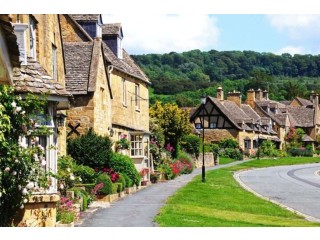 London Country Tours presents Private guided tours Cotswolds with door-to-door pickups