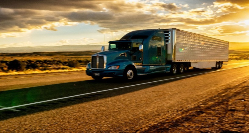 extremely-durable-automated-pneumatic-trailer-system-from-patriot-lift-big-0