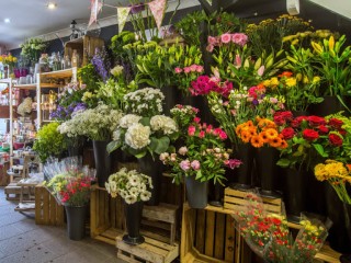 faux-floral-arrangements