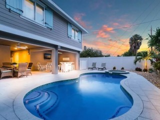 ami-rentals-with-private-spa-heated-pools