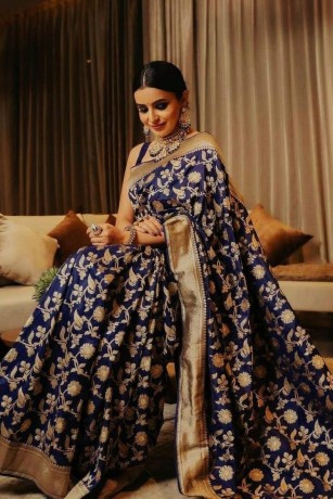 discover-a-variety-of-sarees-with-discounts-at-mirraw-big-0