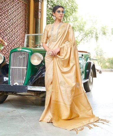 shop-beautiful-gold-sarees-for-a-gorgeous-look-big-0