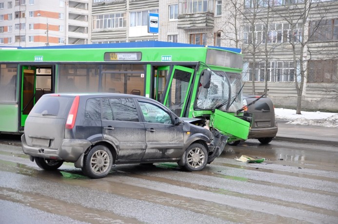 bus-accident-lawyer-chicago-big-0