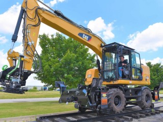 wheeled-excavator-rail-gear-mitchell-railgear