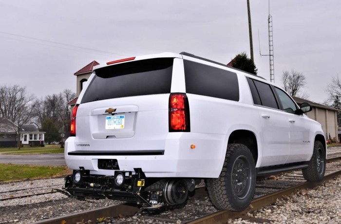 hi-rail-truck-mitchell-railgear-big-0