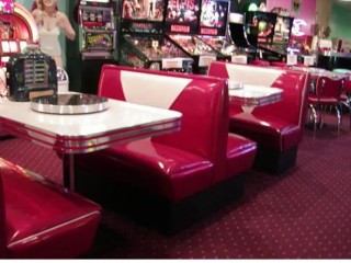 find-real-metal-banding-with-a-chrome-column-base-with-our-diner-tables-and-chairs