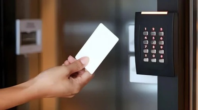 gate-access-with-license-plate-lpr-big-0